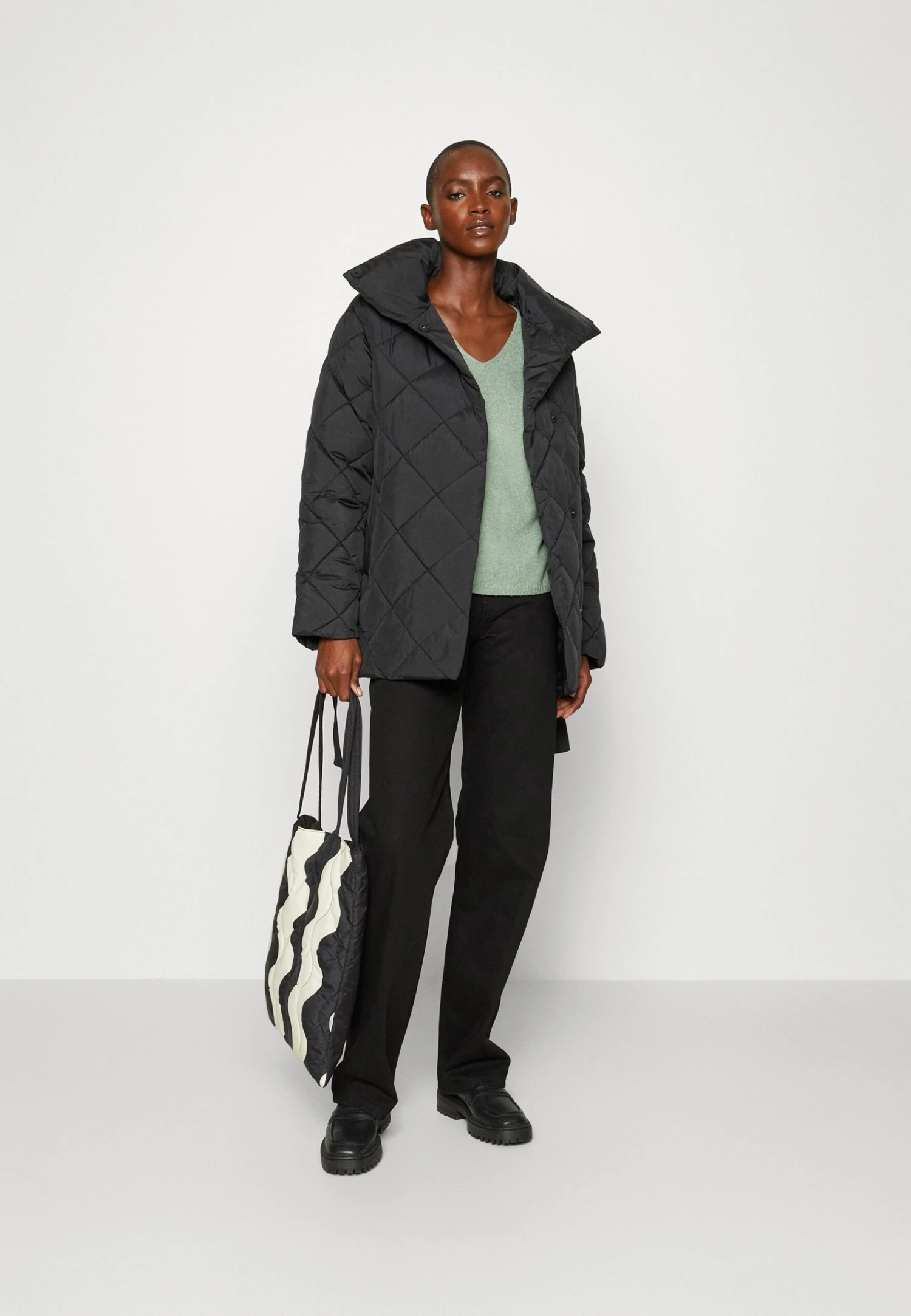 Cappotto CortoBlack Donna Cappotti ANH21U00A-Q11 4 Cappotto CortoBlack Donna Cappotti ANH21U00A-Q11 - immagine 2