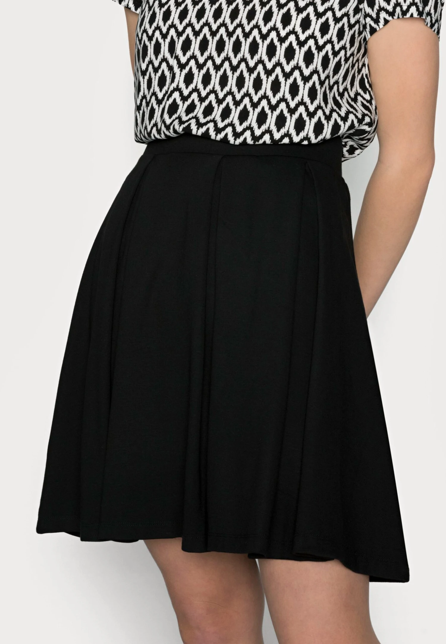 Gonna A CampanaBlack Donna Gonne ANI21B00P-Q11 6 Gonna A CampanaBlack Donna Gonne ANI21B00P-Q11 - immagine 4