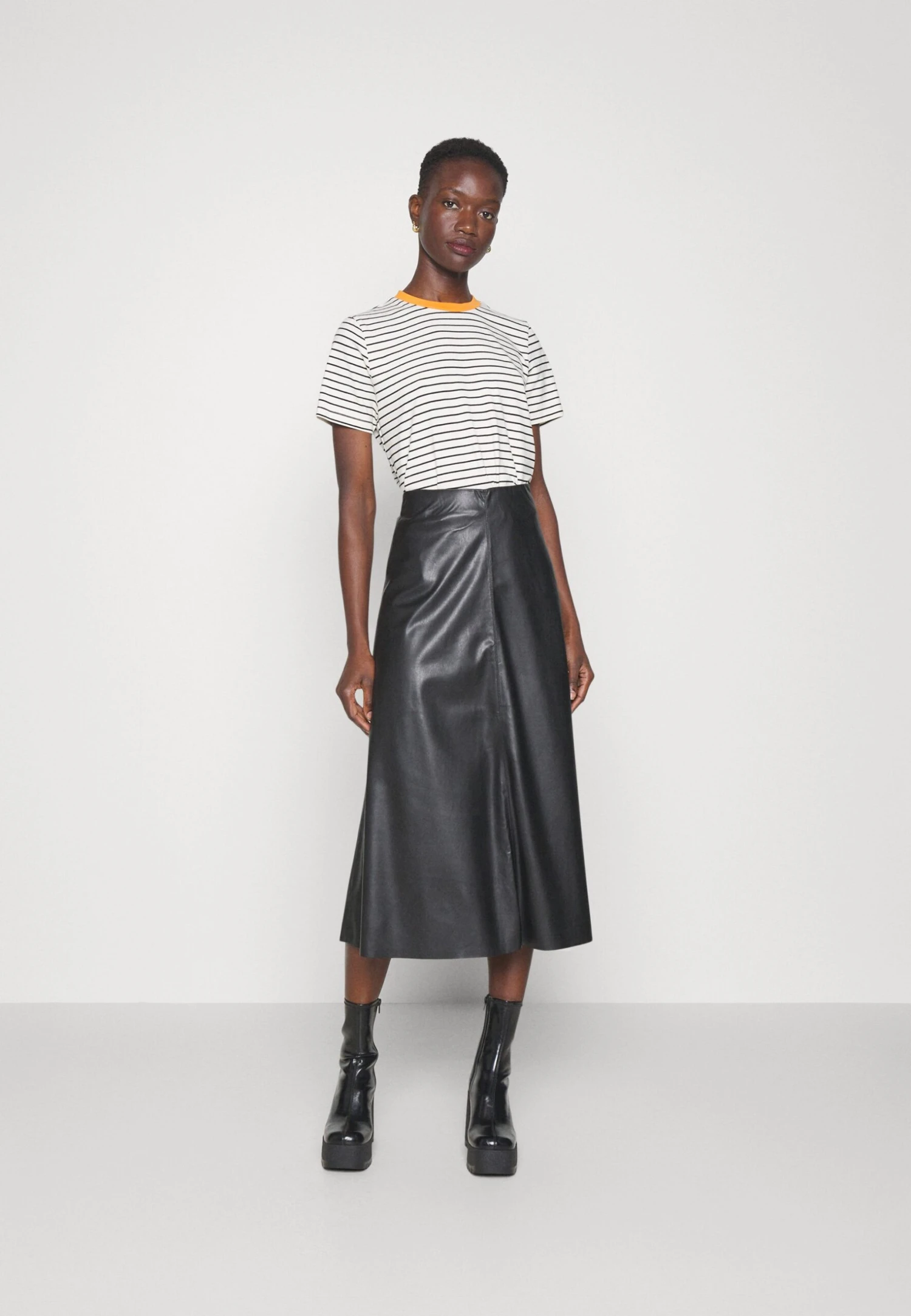 Anna Field T-Shirt Con StampaBlack/Off-White/Orange Donna T-shirt E Top AN621D19F-Q11 7 Anna Field T-Shirt Con StampaBlack/Off-White/Orange Donna T-shirt E Top AN621D19F-Q11 - immagine 5