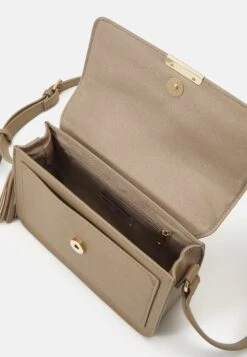 Anna Field Borsa A TracollaTaupe Donna Borse AN651H0XI-B11 8 Anna Field Borsa A TracollaTaupe Donna Borse AN651H0XI-B11 -Anna Field 598bf1b64c2d4baeb7ca7b2f935c502b