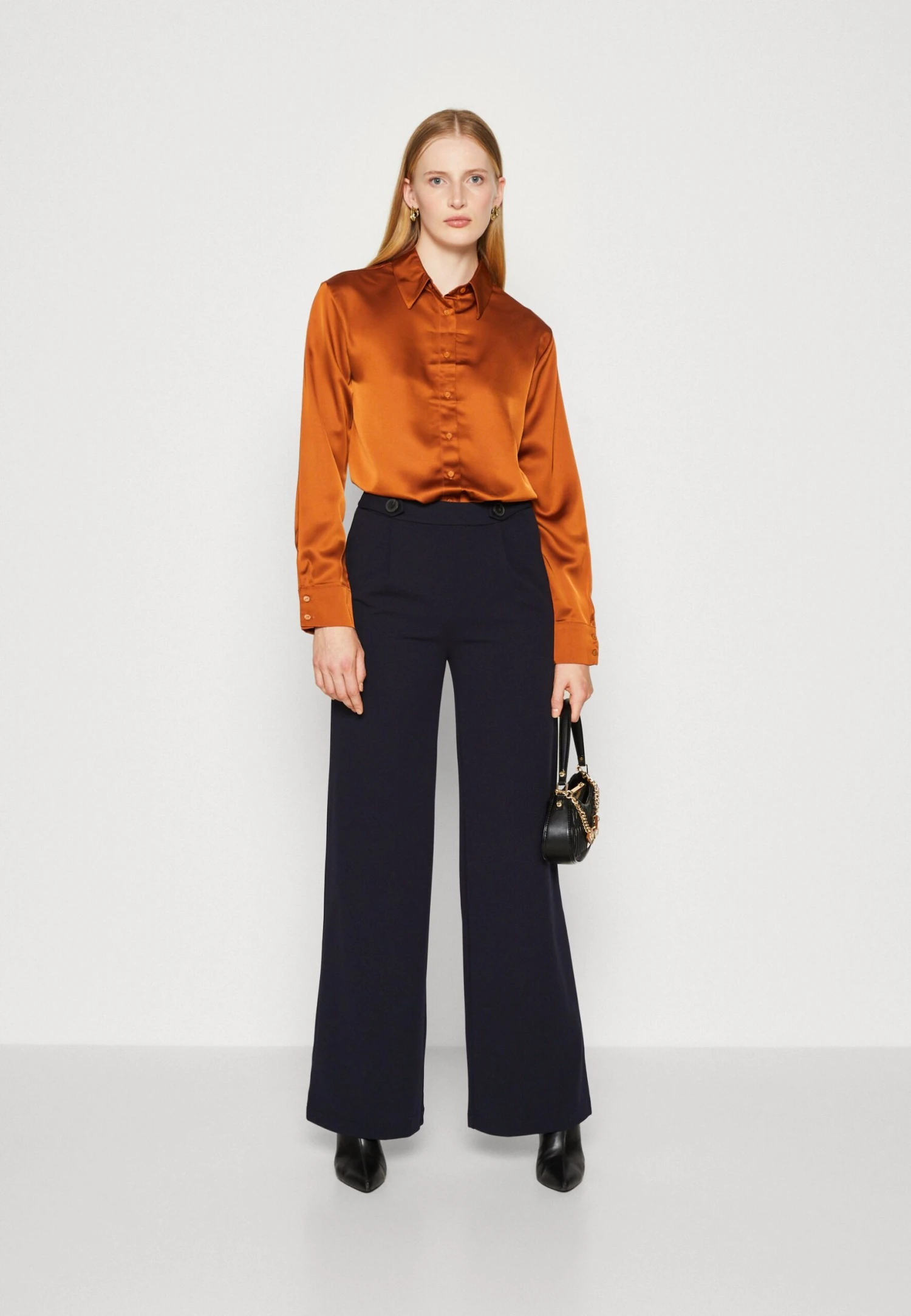 CamiciaBrown Donna Camicie E Bluse ANH21E00A-O11 4 CamiciaBrown Donna Camicie E Bluse ANH21E00A-O11 - immagine 2