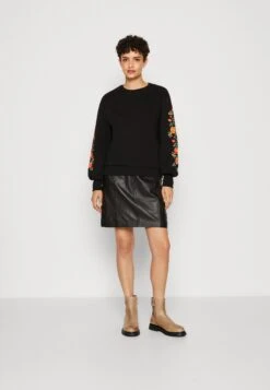 Anna Field FelpaBlack Donna Felpe AN621J013-Q11 14 Anna Field FelpaBlack Donna Felpe AN621J013-Q11 -Anna Field aa0673b7e55f46a9bf3edaf27172b24e