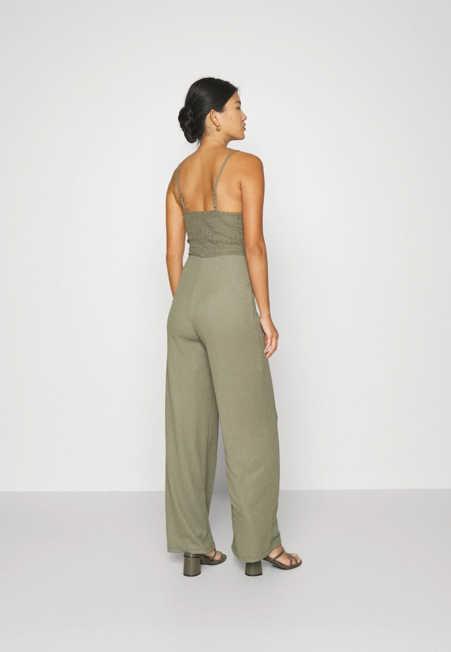 Anna Field Tuta JumpsuitOlive Donna Tute Jumpsuit AN621T03F-N11 5 Anna Field Tuta JumpsuitOlive Donna Tute Jumpsuit AN621T03F-N11 - immagine 3