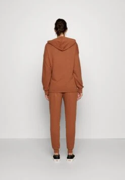 Tuta - Brown 11 Tuta - Brown -Anna Field c2abcff56bd34277b11b5d18aac960c4