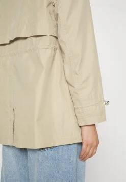 Anna Field Giacca Da Mezza StagioneBeige Donna Giacche E Blazer AN621U028-B11 17 Anna Field Giacca Da Mezza StagioneBeige Donna Giacche E Blazer AN621U028-B11 -Anna Field d3fdb4dddaae49bba5ece2628772cc76