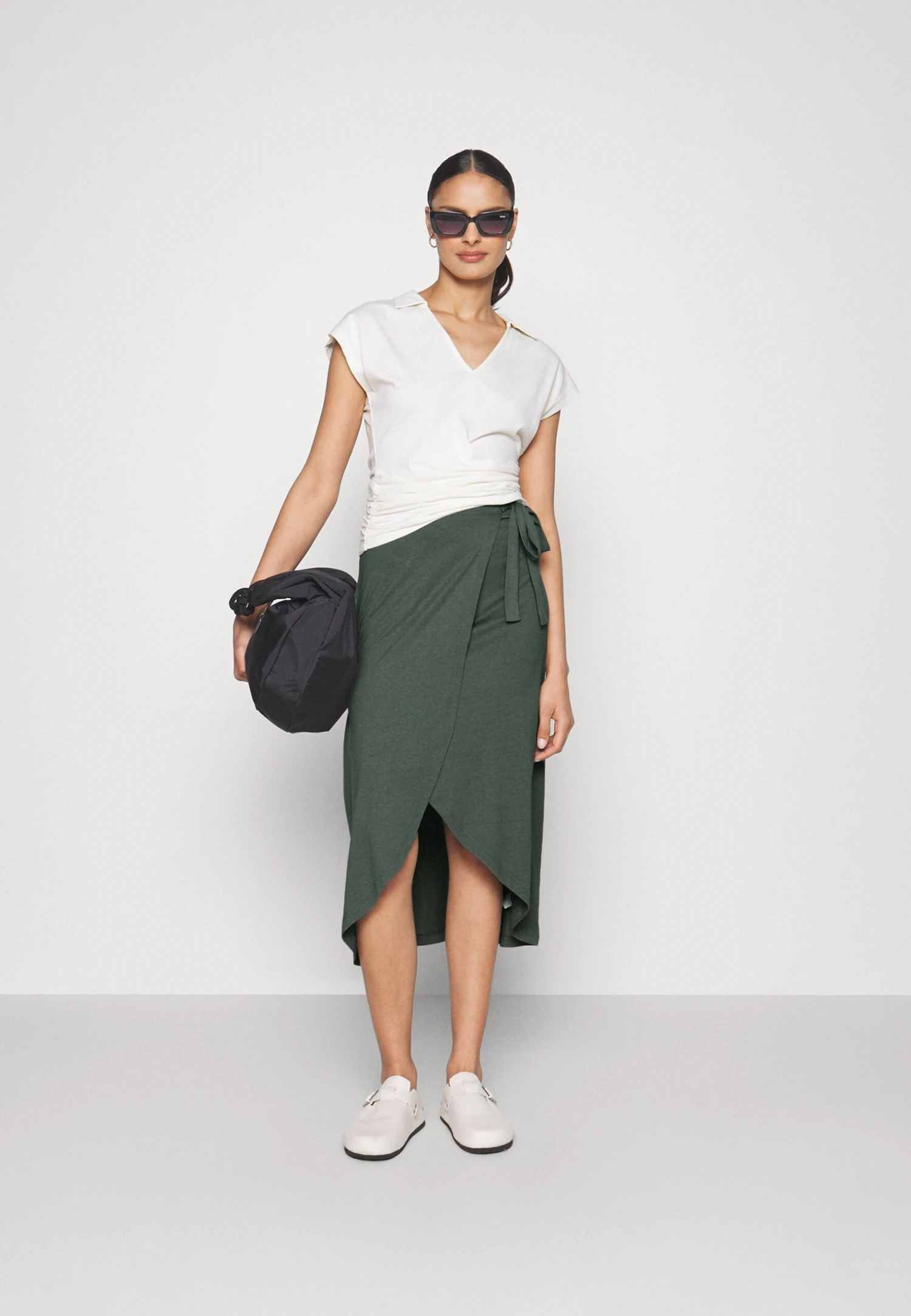 Anna Field Basic Wrap Over Midi Skirt Gonna A CampanaLight Green Donna Gonne AN621B0B1-M11 4 Anna Field Basic Wrap Over Midi Skirt Gonna A CampanaLight Green Donna Gonne AN621B0B1-M11 - immagine 2